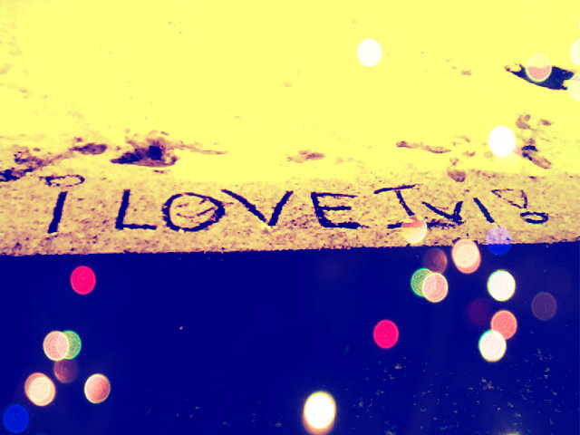 :_Nápis_: <33 :*